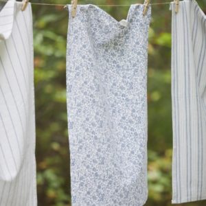 Geschirrtuch-Dorothea-Ib-Laursen-blaue-Blumen