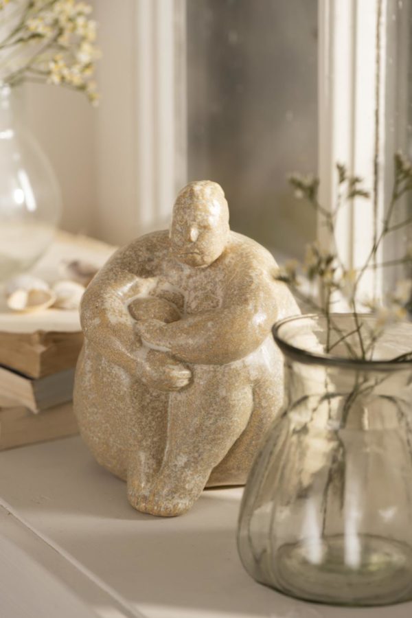 Figur *Femina* Arme um´s Knie von Ib Laursen