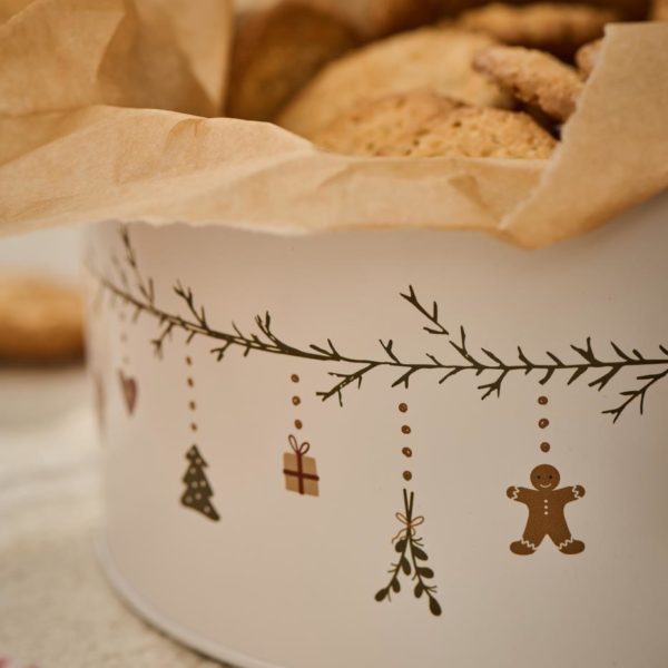 Weiße Weihnachtsdose für Plätzchen mit Tannenzweigen und Weihnachtsmotiven
