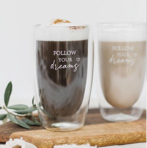 doppelwandiges Glas *Follow your dreams* weiß 450 ml von Bake Affair