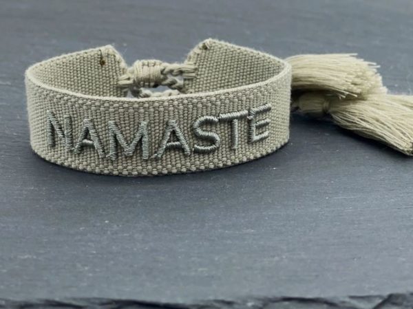 Statement Armband *Namaste* gewebt, bestickt von Parsley&Pepper