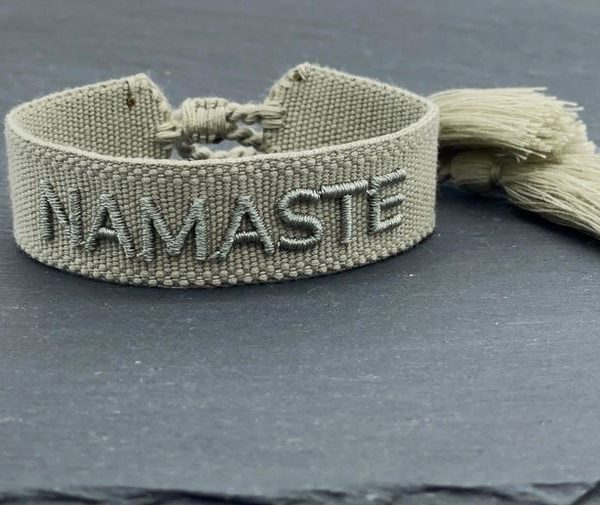 Statement Armband *Namaste* gewebt, bestickt von Parsley&Pepper