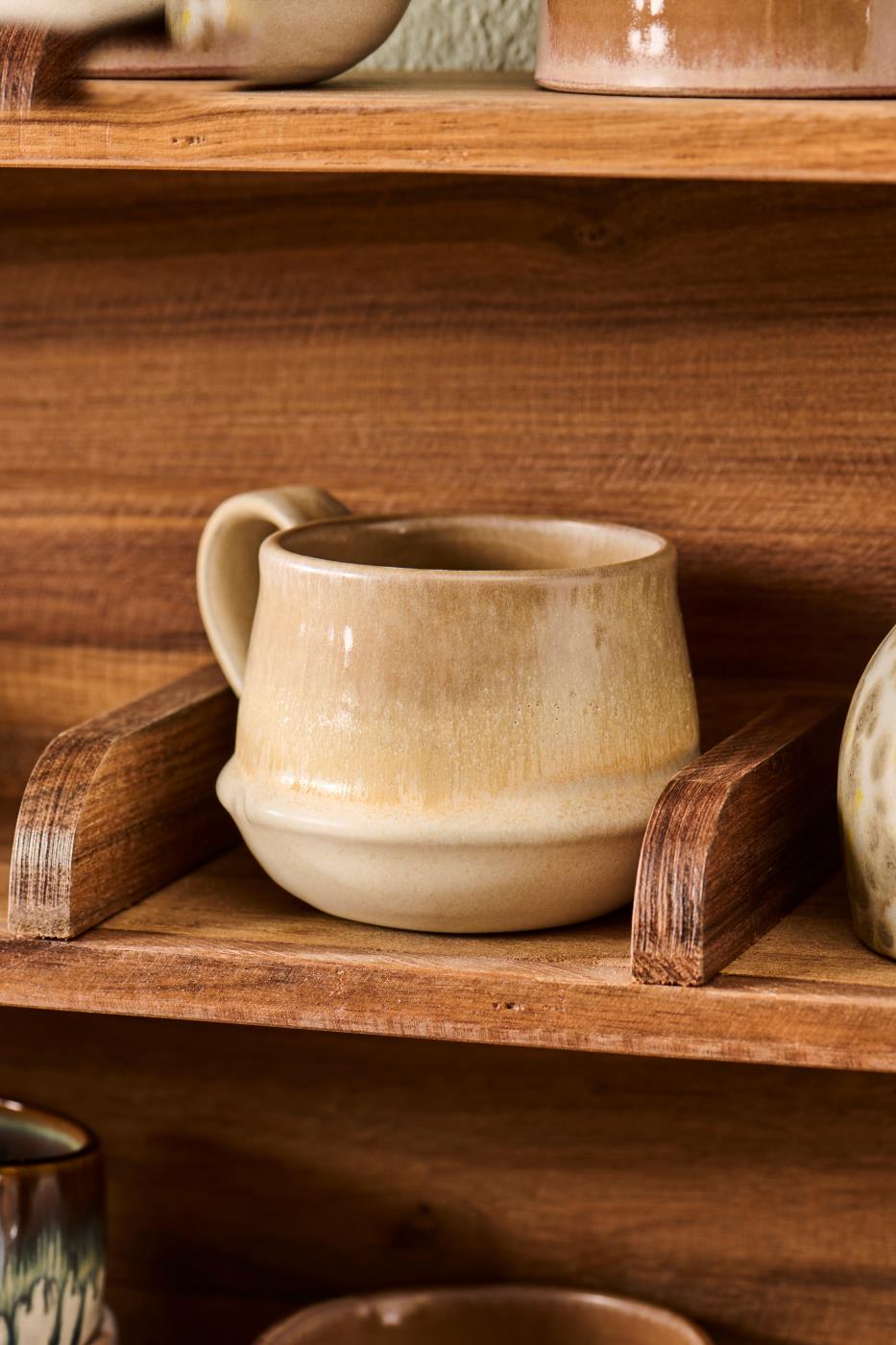 handgefertigte Tasse mit Henkel