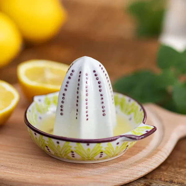 Zitruspresse *Retro* gelb Tranquillo