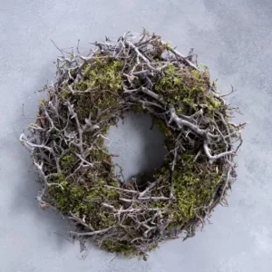 „Natürlicher Türkranz aus Zweigen und grünem Moos – rustikale, nordische Deko von Regalino“