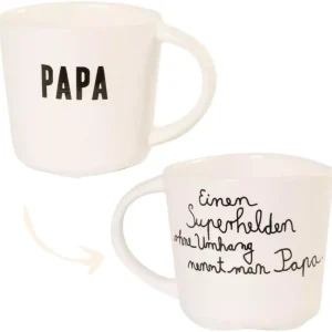 Familientasse „Papa“ aus Porzellan von Good old friends mit schwarzem Schriftzug und liebevollem Spruch