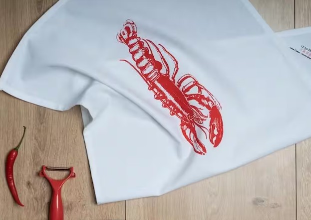 Geschirrtuch mit rotem Hummer aus Baumwolle – handbedruckt – Bild 2