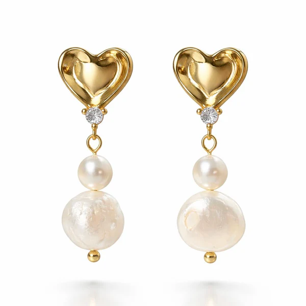 Vergoldete Ohrringe mit Herz und Süßwasserperlen, handgefertigt in Italien