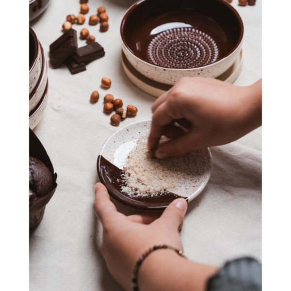 Reibeteller klein „Brownie" – handgefertigte Keramikreibe