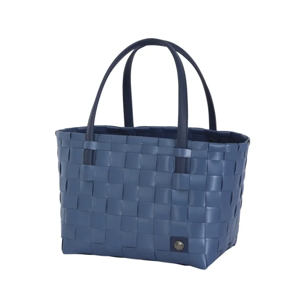 Handed By Color Match Shopper in Ocean Blue aus geflochtenem recyceltem Kunststoff mit Kunstleder-Henkeln